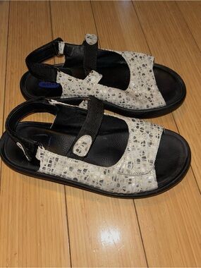 Women’s Jewel Leather Sandals